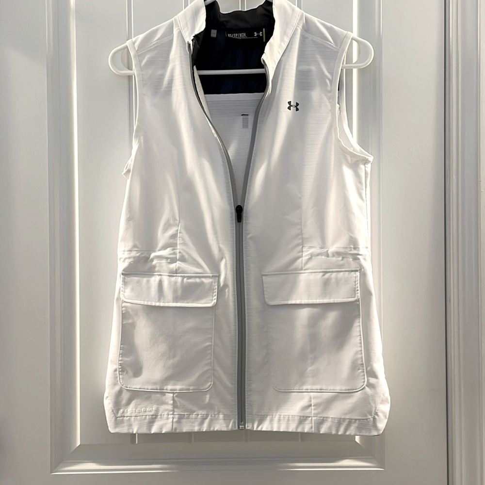 Under Armor womens size XS full zip vest with pockets